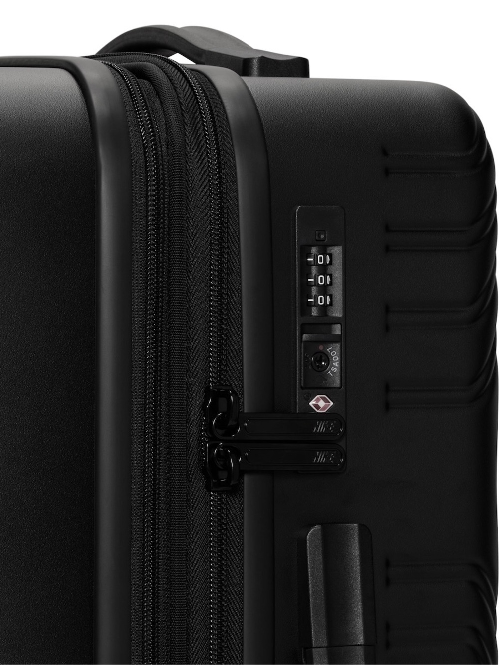 New Nike Air Force 1 29” Large Hardshell Checked Luggage Suitcase Black $360 - Picture 13 of 15